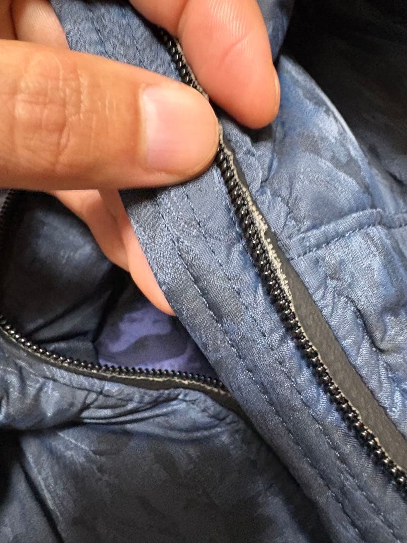 1974様用TATRAS ネイビー フード付きダウンベスト