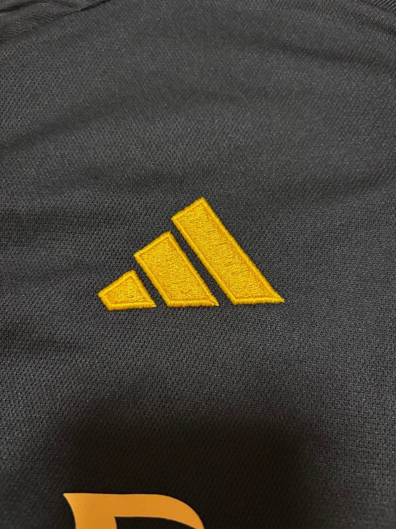 レアルマドリー　モドリッチ　アディダス　サード　ユニフォーム