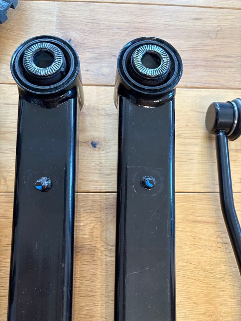 ゆっぴーラングラーJL2.0右　モパー純正2インチリフトアップキットFOX