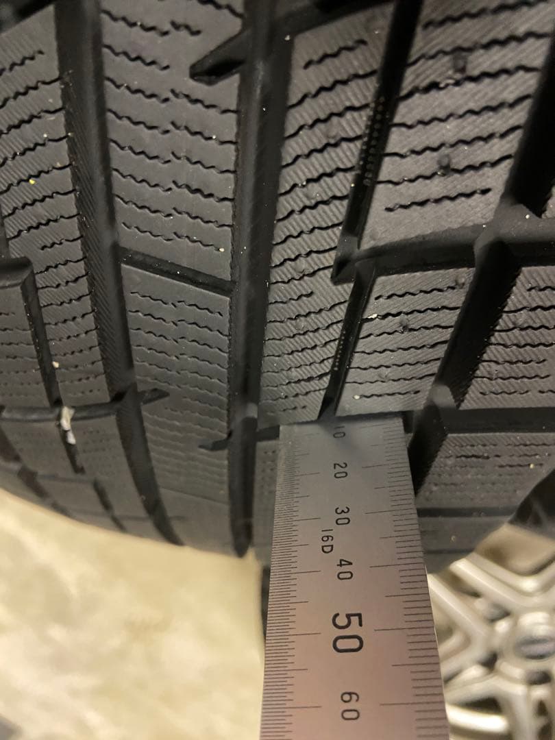 送料込み　15インチ　スタッドレスタイヤとホイールセット