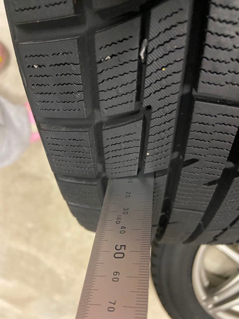 送料込み　15インチ　スタッドレスタイヤとホイールセット