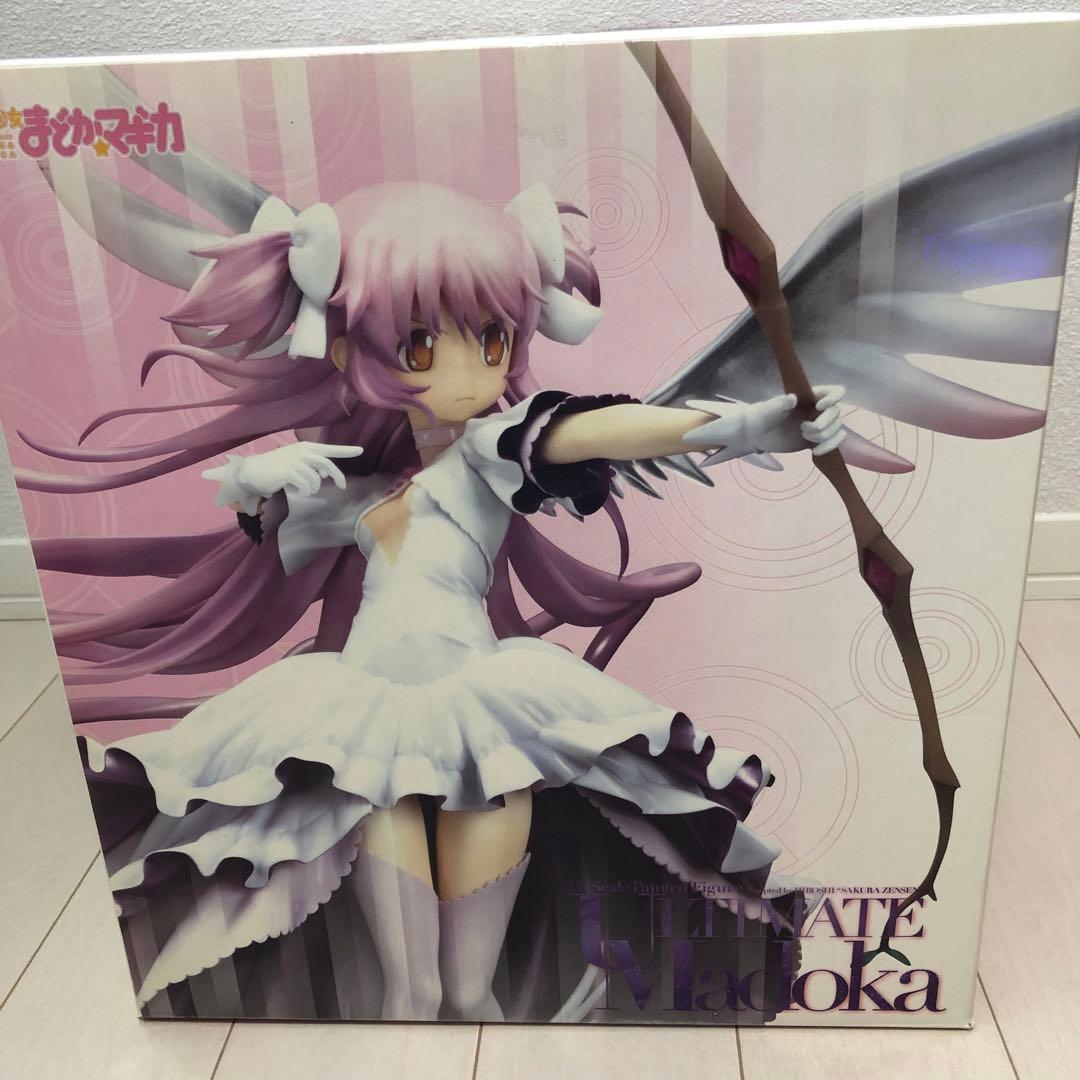 アルティメットまどか 1/8スケールフィギュア