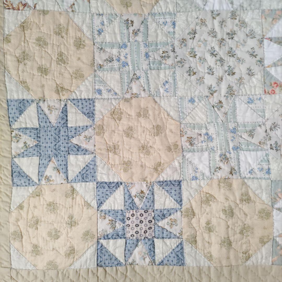 ✨イブニングスターグラデーションベッドカバー✨パッチワークキルト　ハンドメイド