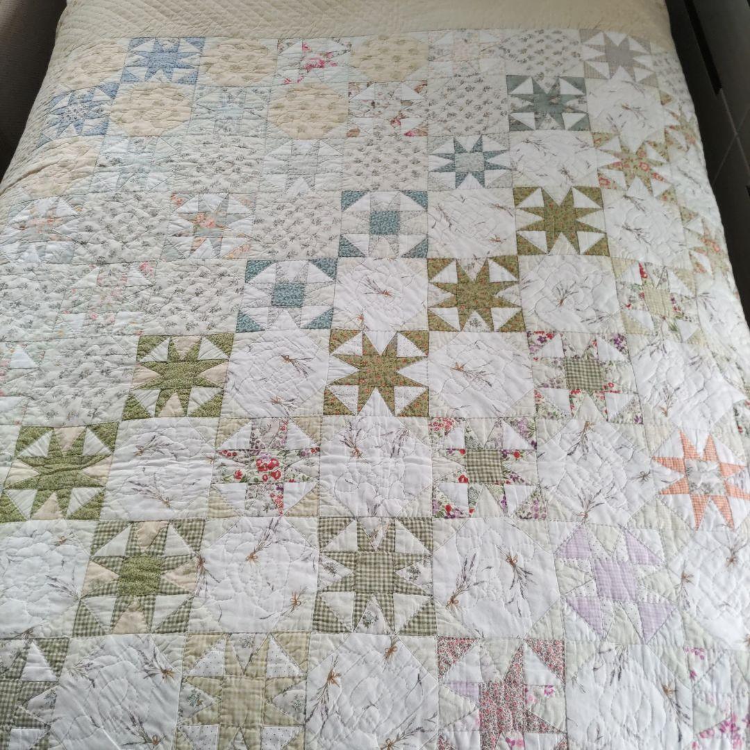 ✨イブニングスターグラデーションベッドカバー✨パッチワークキルト　ハンドメイド