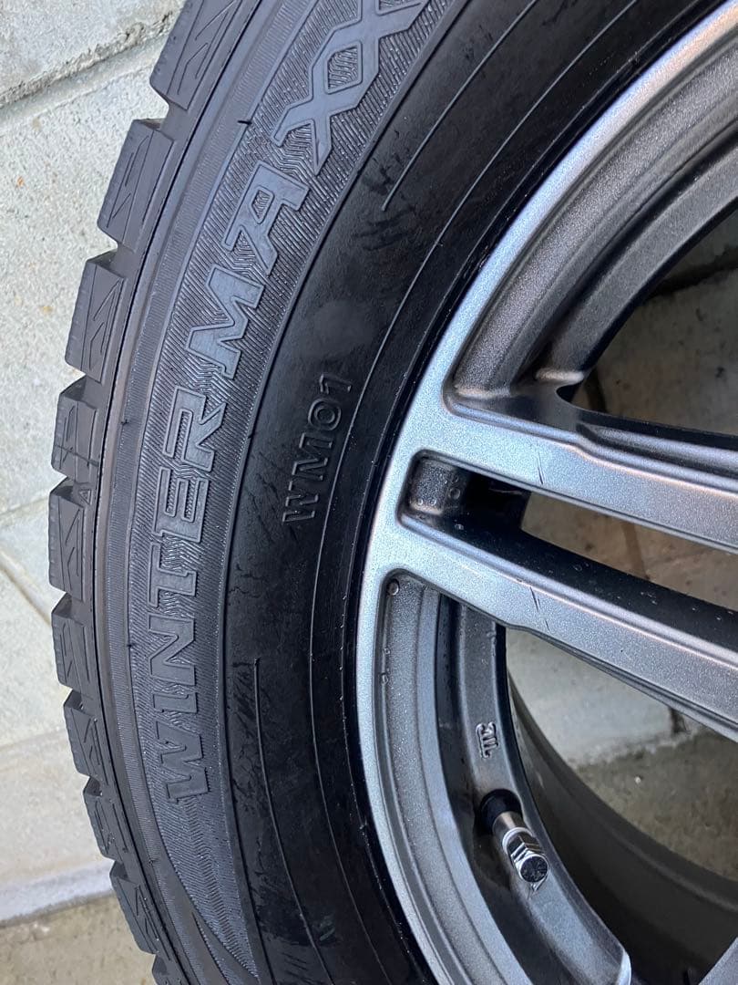 DUNLOP WINTERMAX スタッドレス　215/60/R16 ４本セット