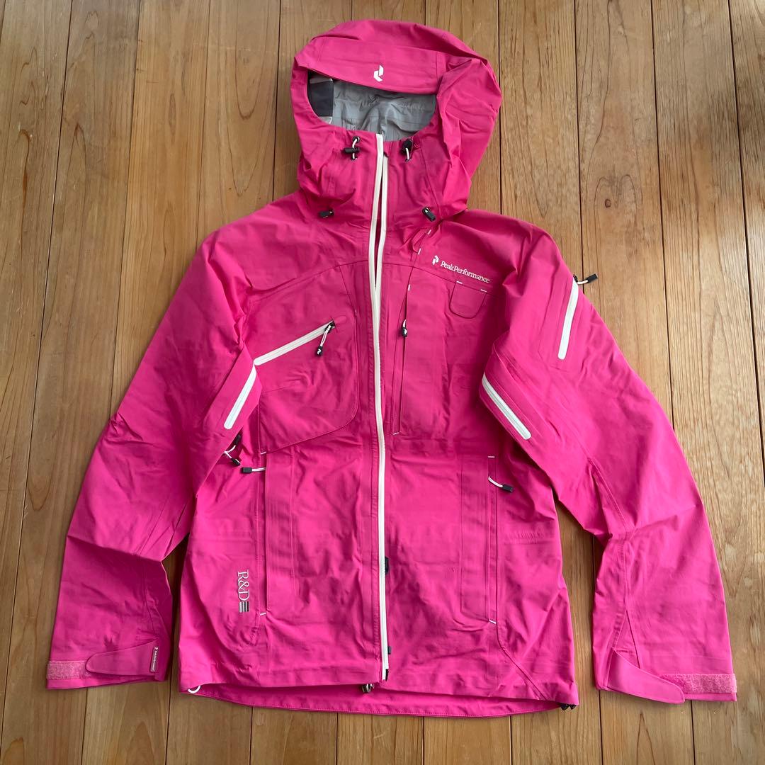 ピークパフォーマンス　 ヘリアルパインジャケット女性用Sサイズ