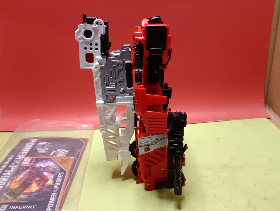 激レア!中古品トランスフォーマーコンバイナーウォーズ インフェルノ