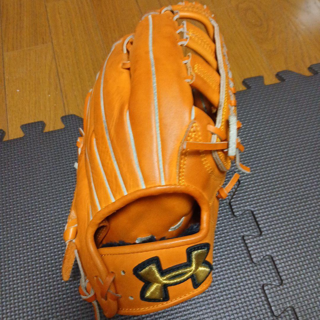 Under Armour WTP3360 軟式グローブ オレンジ外野手