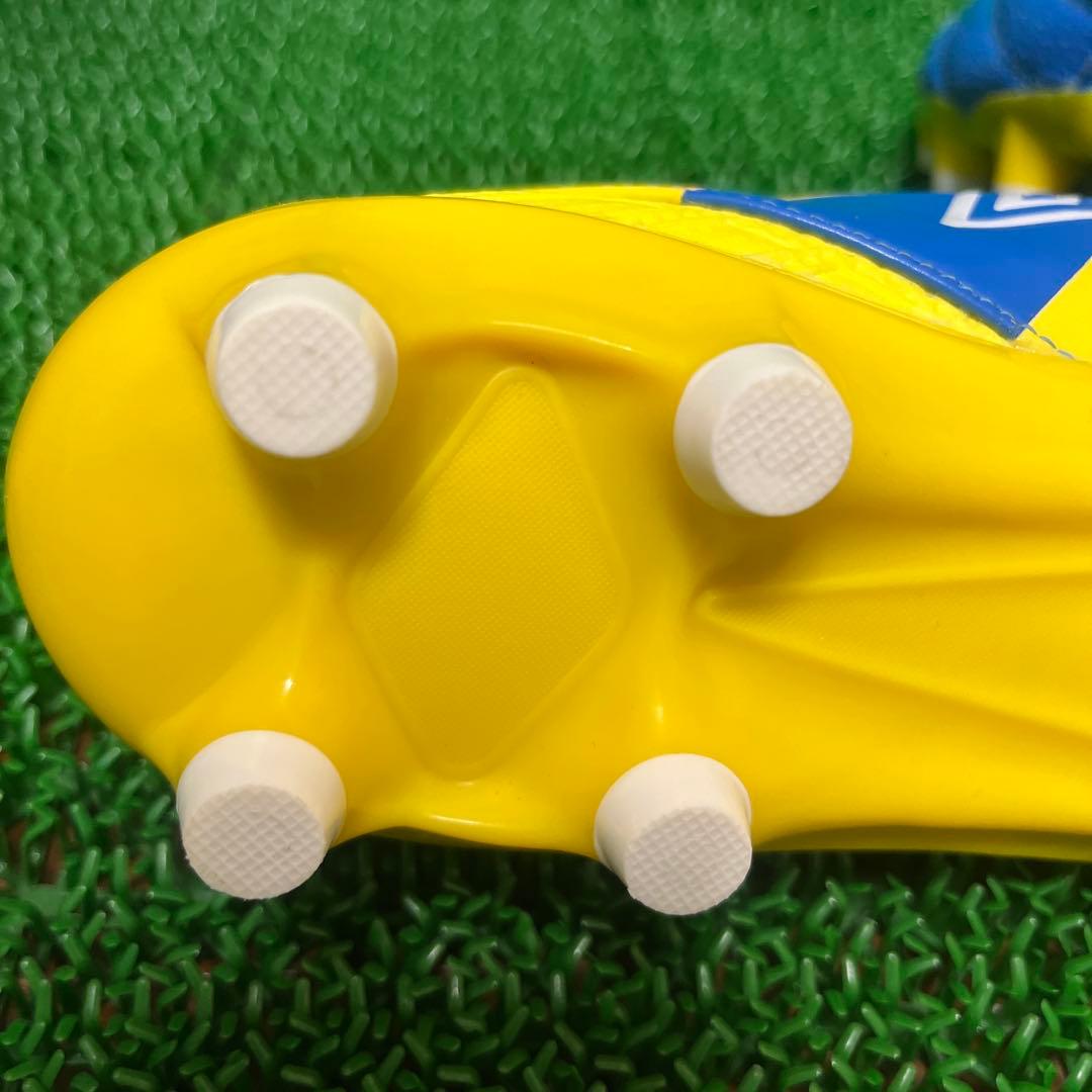 アンブロ サッカースパイク アクセレイター プロ(ブルー×イエロー)