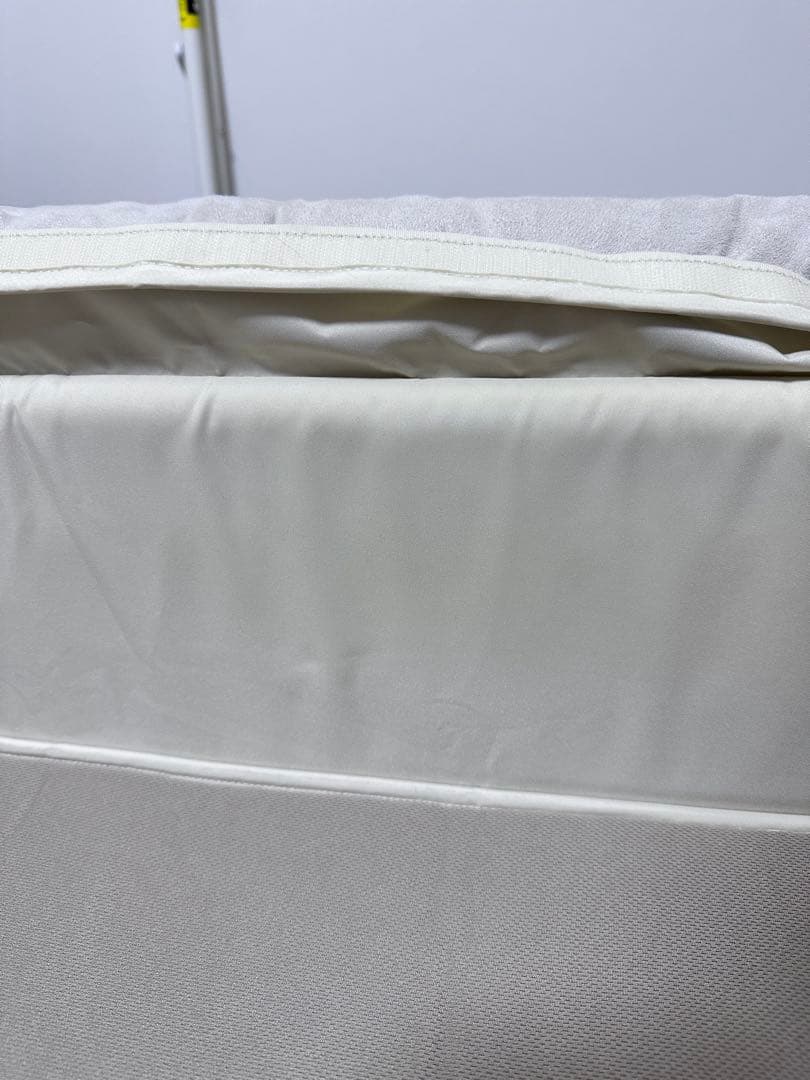 アップリカココネルエアープラスABホワイトベージュBEキャスター付きベビーベッド