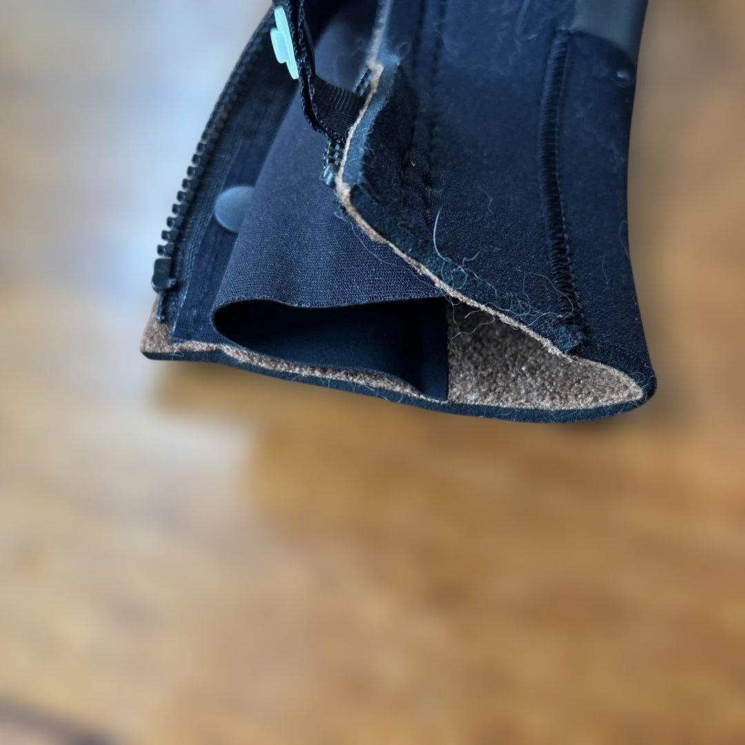 オーダーほぼ新品　セミドライスーツ ブラック・ホワイト