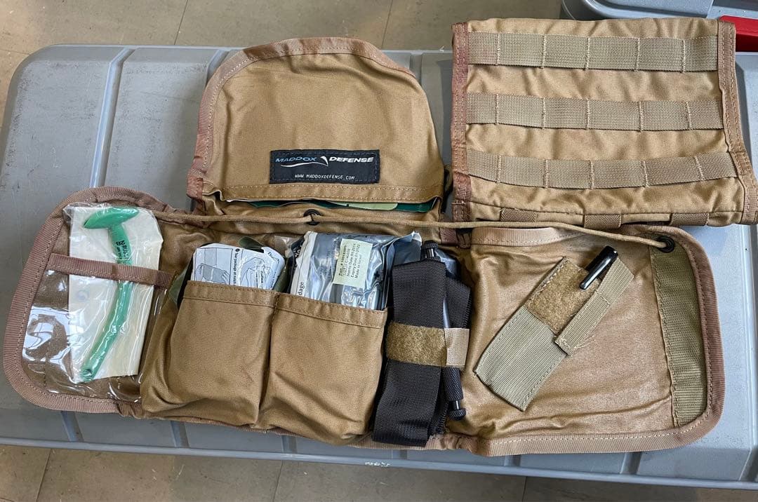 米軍　救急品携行バック　中身付き【期限切れ】