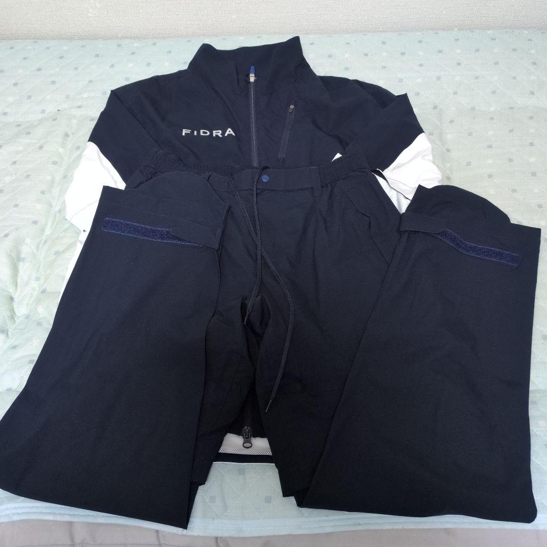 ゴルフ　レインウェア