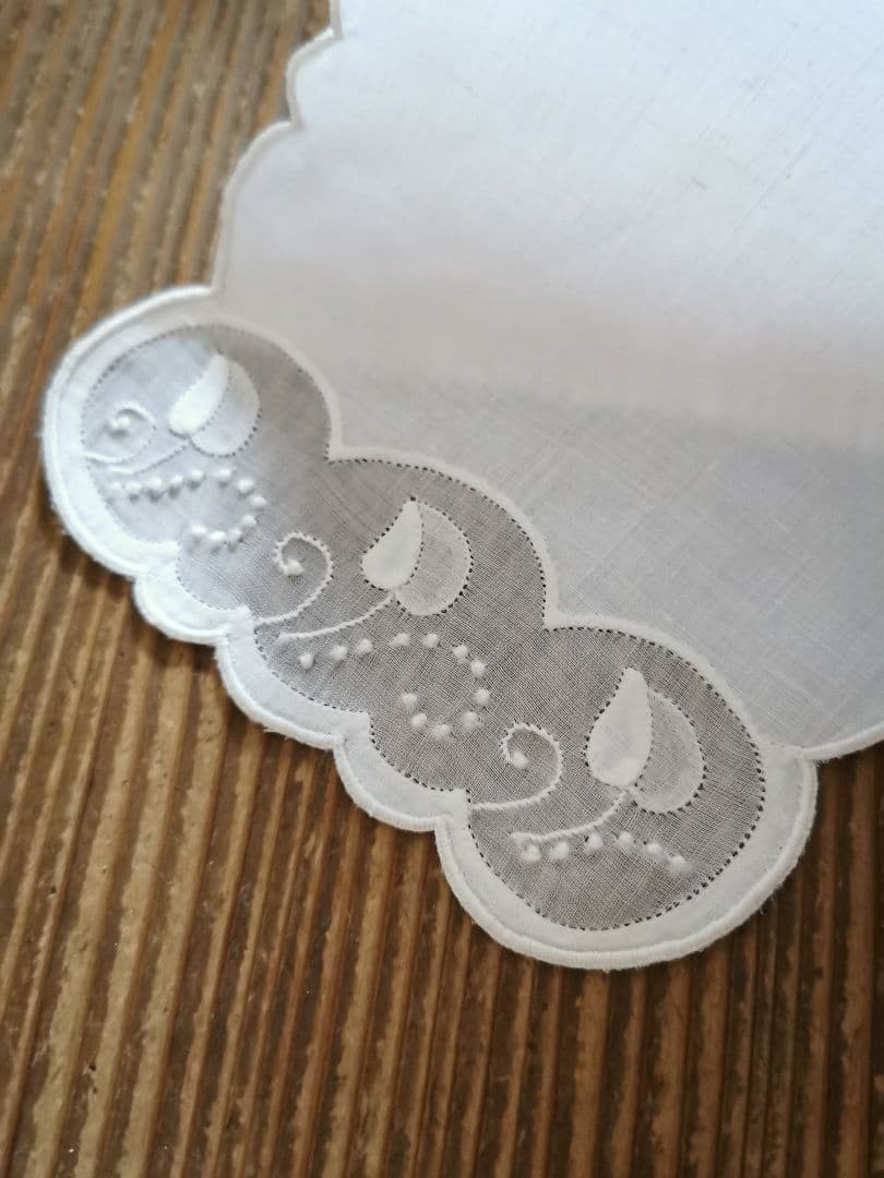 アンティーク カクテルナプキン マディラ/マーガブ刺繍 葉と花のショートクロス