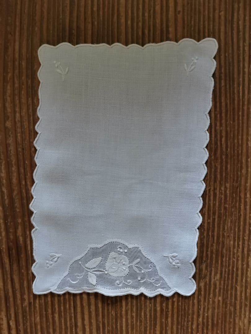 アンティーク カクテルナプキン マディラ/マーガブ刺繍 葉と花のショートクロス