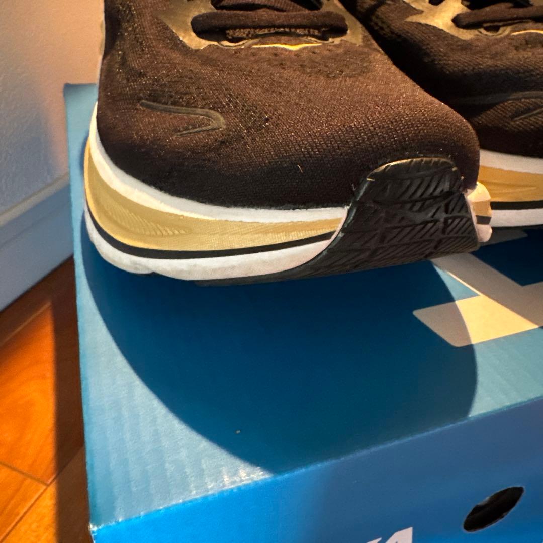 HOKA スニーカー クリプトン10ブラック/ゴールド