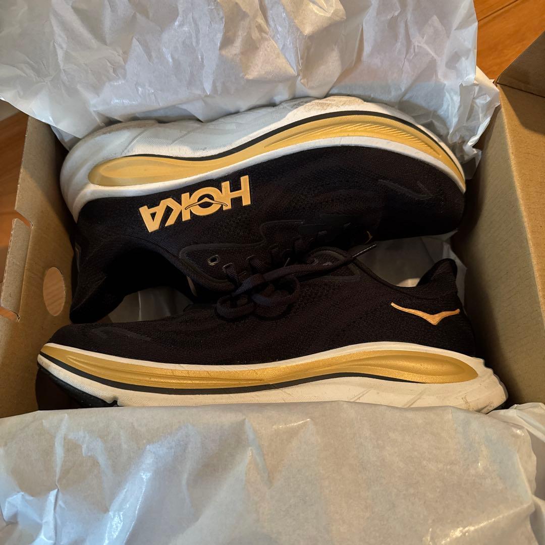 HOKA スニーカー クリプトン10ブラック/ゴールド