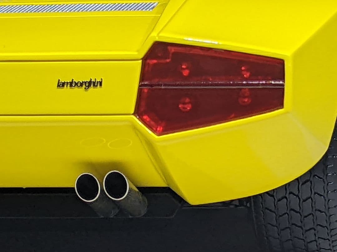 1/18 アイドロン カウンタックLP500 後期型 1971