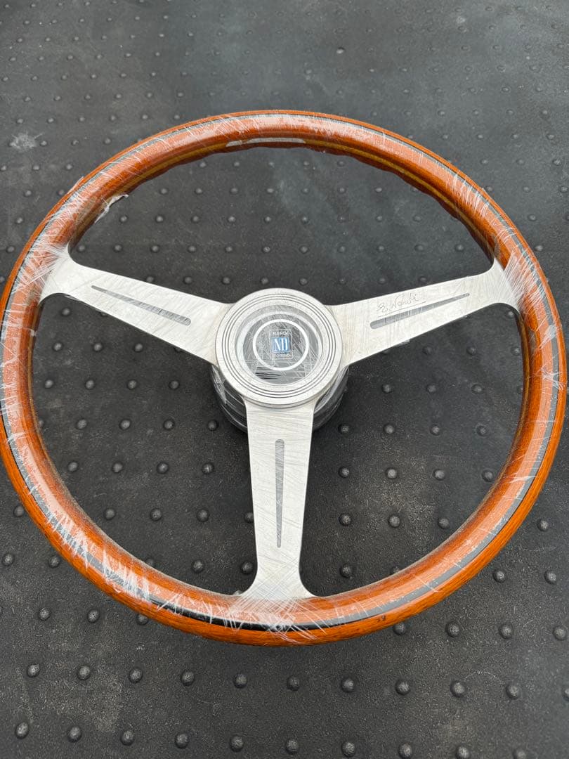 Nardi ウッド ステアリング 3本スポーク