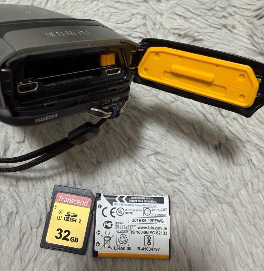 美品 FUJIFILM FinePix XP140 防水カメラ ダークシルバー