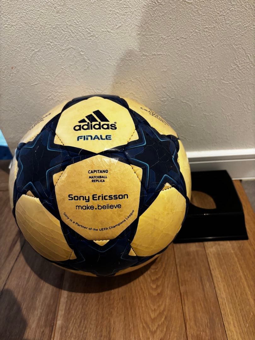 adidas Finale Capitan サッカーボール5号ボールスタンド付