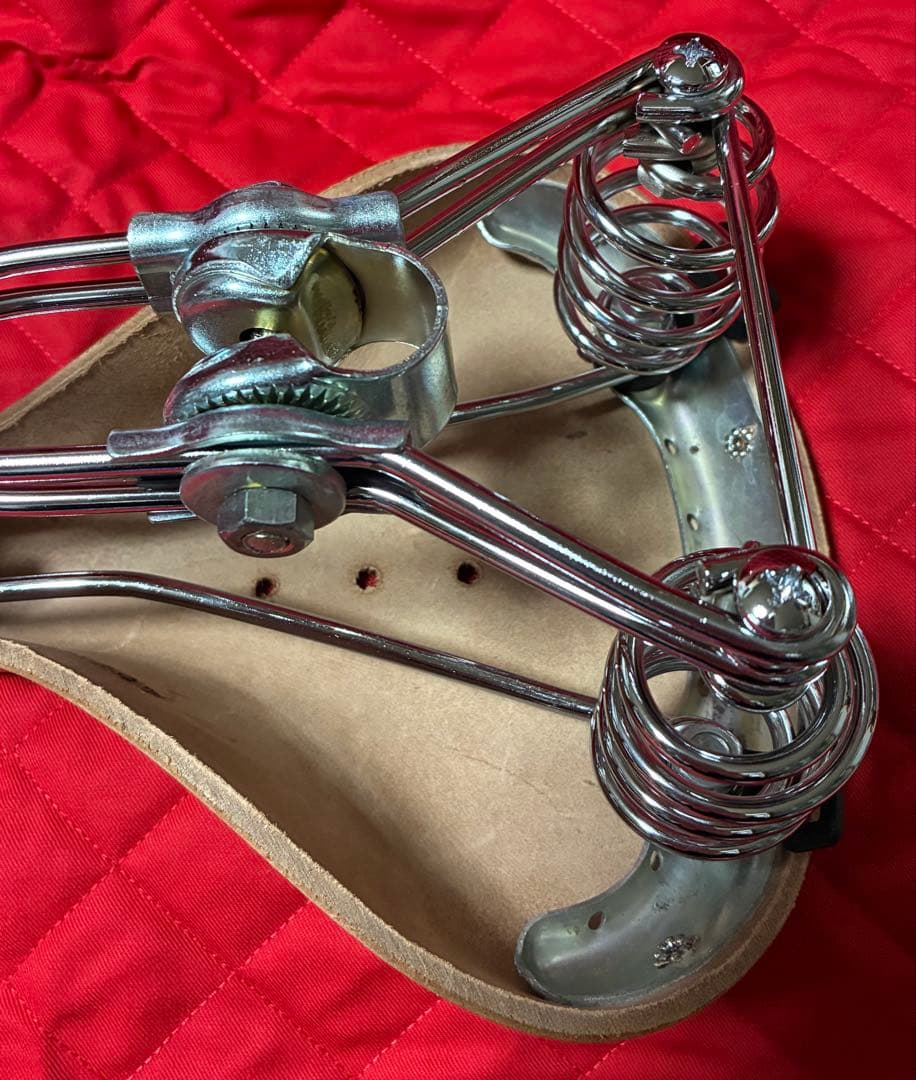 Lepper社　レッパー社　本革サドル　自転車パーツ　オランダ　未使用品