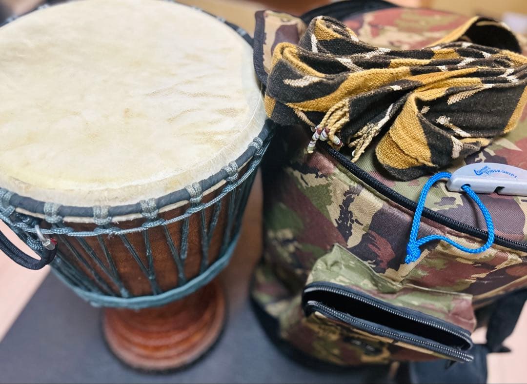 Djembe ジャンベ 高さ約62cm 打面径32.5cm打楽器 ケース付 牛皮