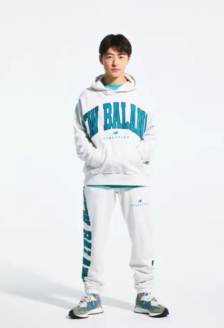 ニューバランス2023年　春夏　佐野玲於　着用　　 サイズ　24.0cm