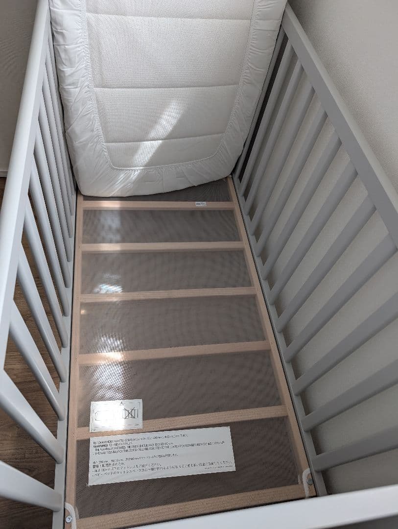 グレー 木製ベビーベッド IKEA SUNDVIK ズンドヴィーク　マットレス付