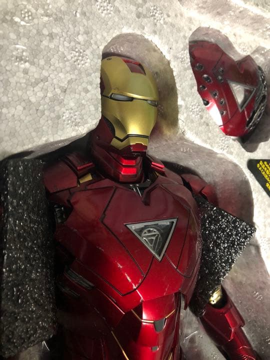 ホットトイズ　アベンジャーズ　1/6 フィギュア アイアンマン　マーク6