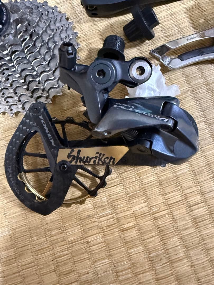 破格‼️アルテグラ8000系コンポセット　ハンドル、マウント、フロントライト付き