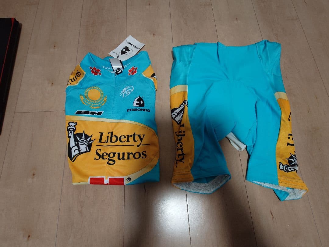 【新品】Liberty Seguros サイクルジャージ 上下セット サイズL