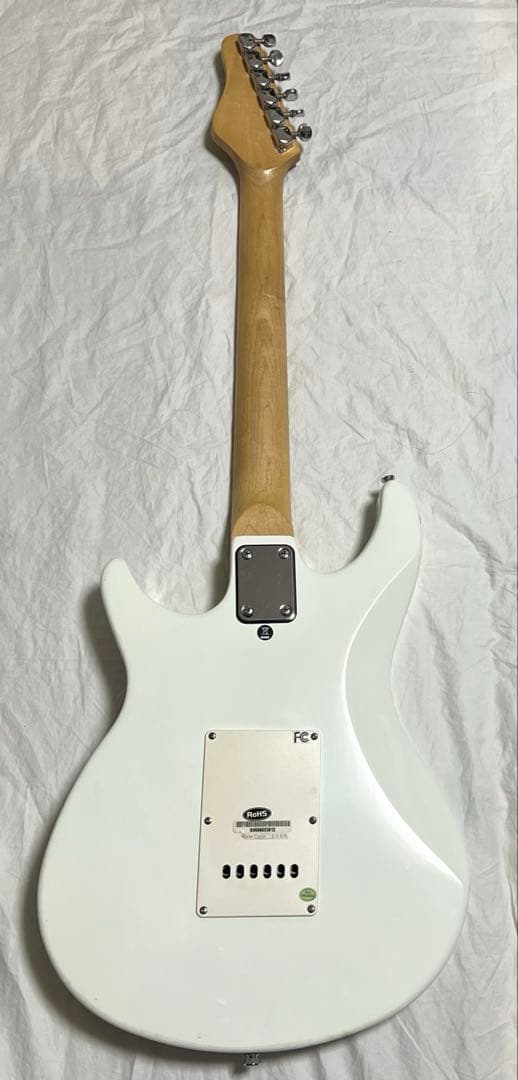 エレキギター　BEHRINGER iAXE393