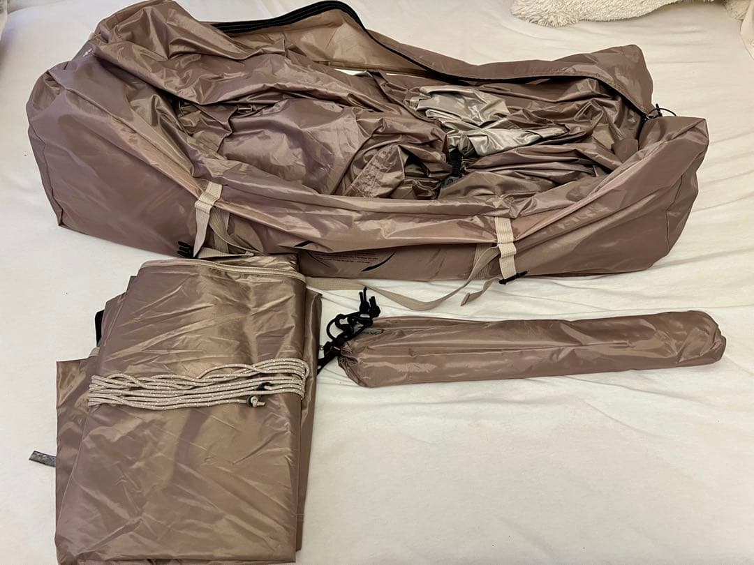 BISINNA ロッジ型テント UV50+ PU2000 中古一回使用のみ　美品