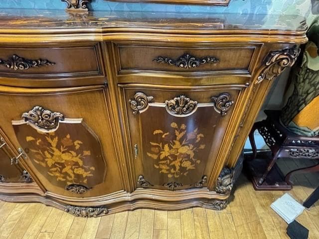 バロック様式 木製サイドボード