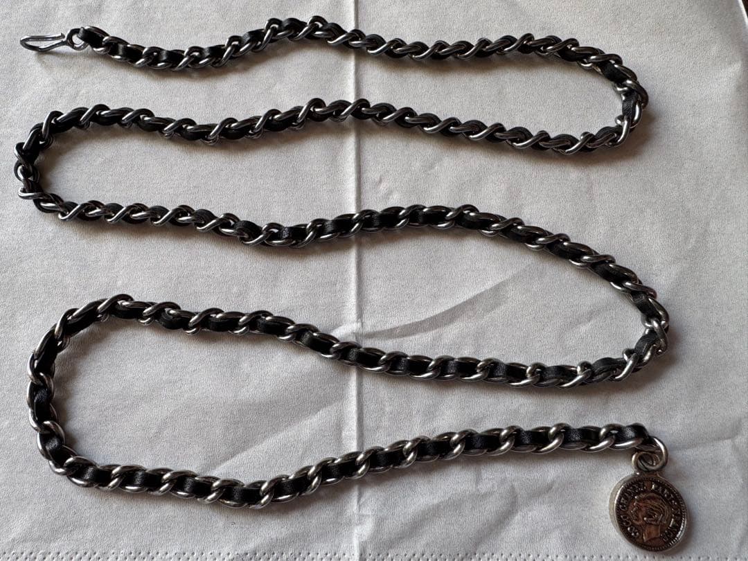 CHANEL チェーンベルト チャーム付き