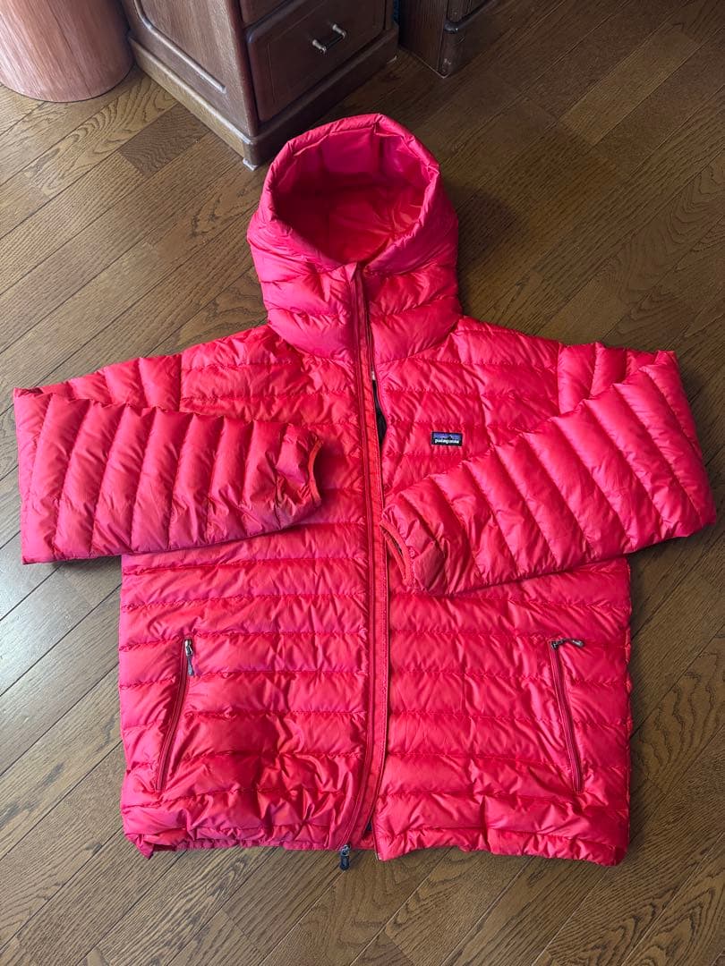 神サイズパタゴニアダウンセーターフーディ　ダウンジャケットフード　赤　XL