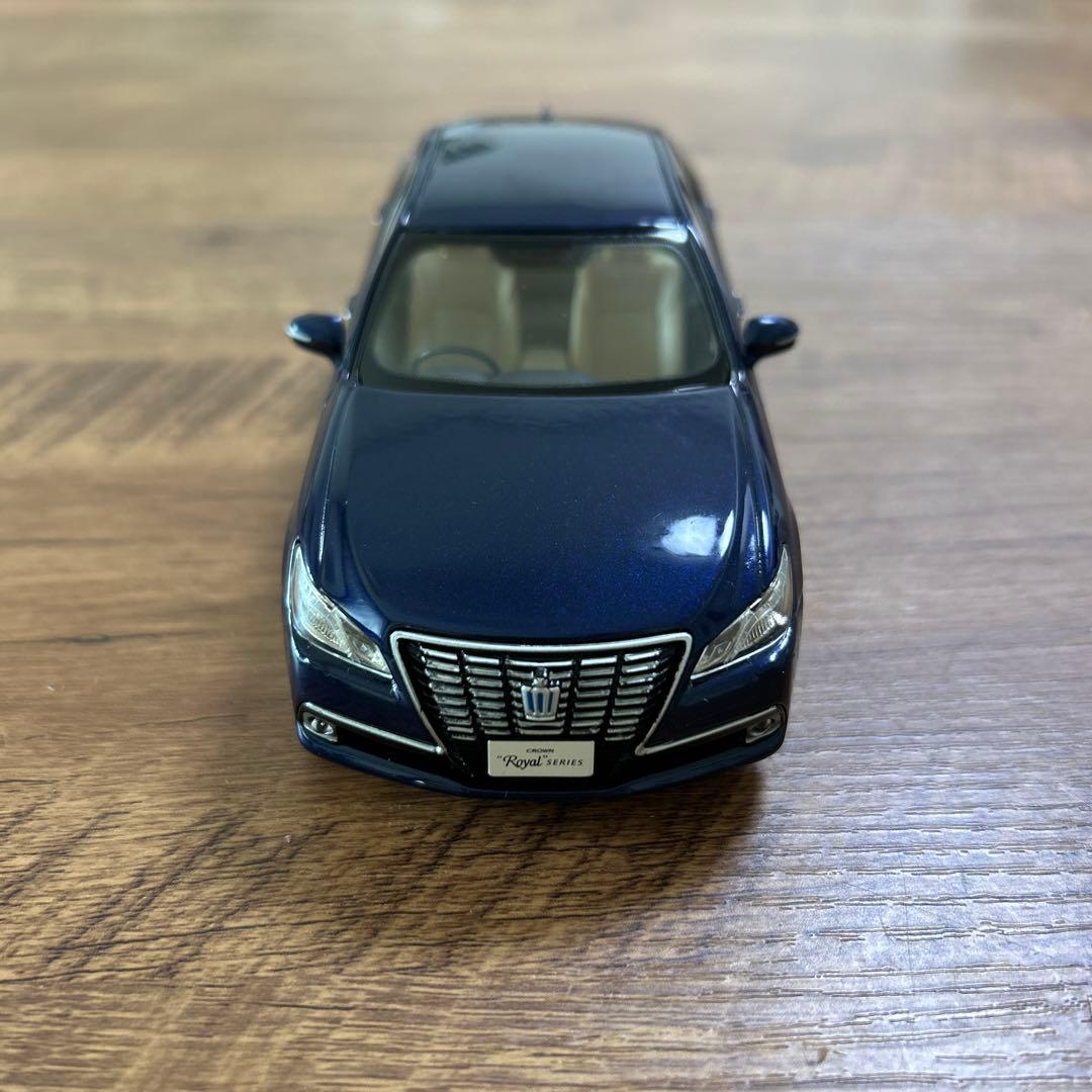 新品　非売品トヨタクラウンロイヤル サルーン　8S6 ダークブルーマイカ