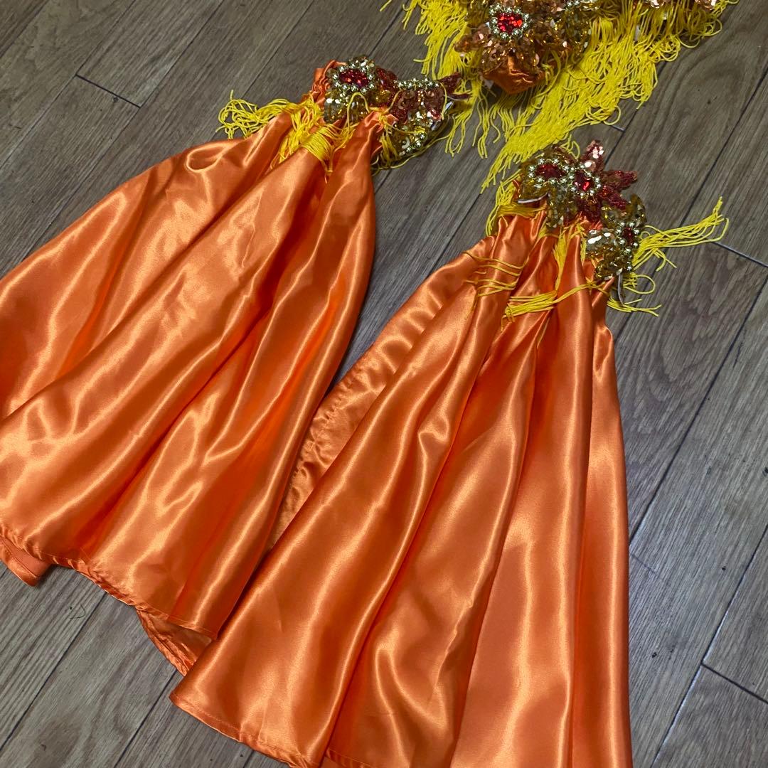 オレンジ カーニバル衣装 ビーズ装飾