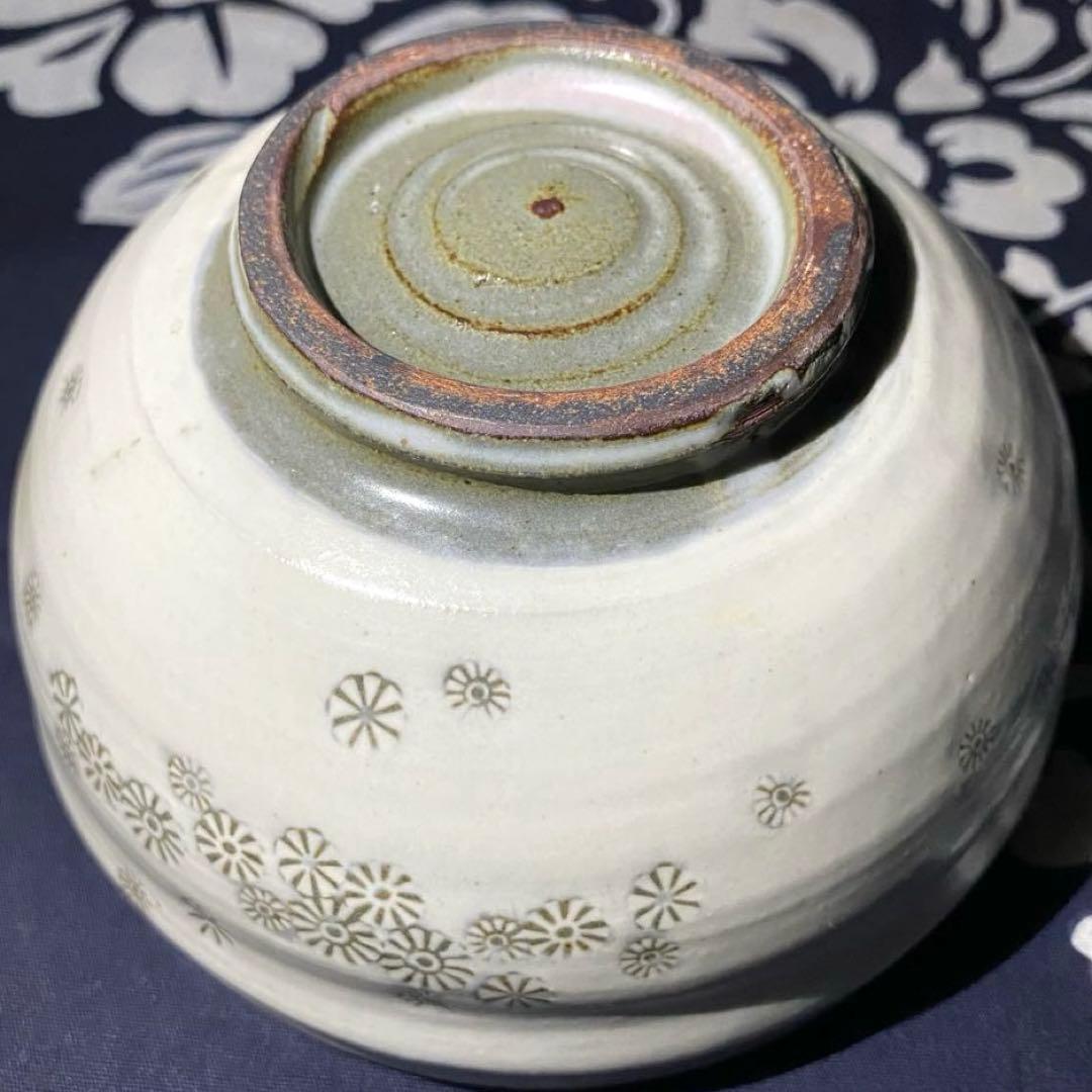 韓国人間国宝　松南申相浩　刷毛目花紋茶碗　釜谷陶房　花三島　共箱・陶歴・覚書有り
