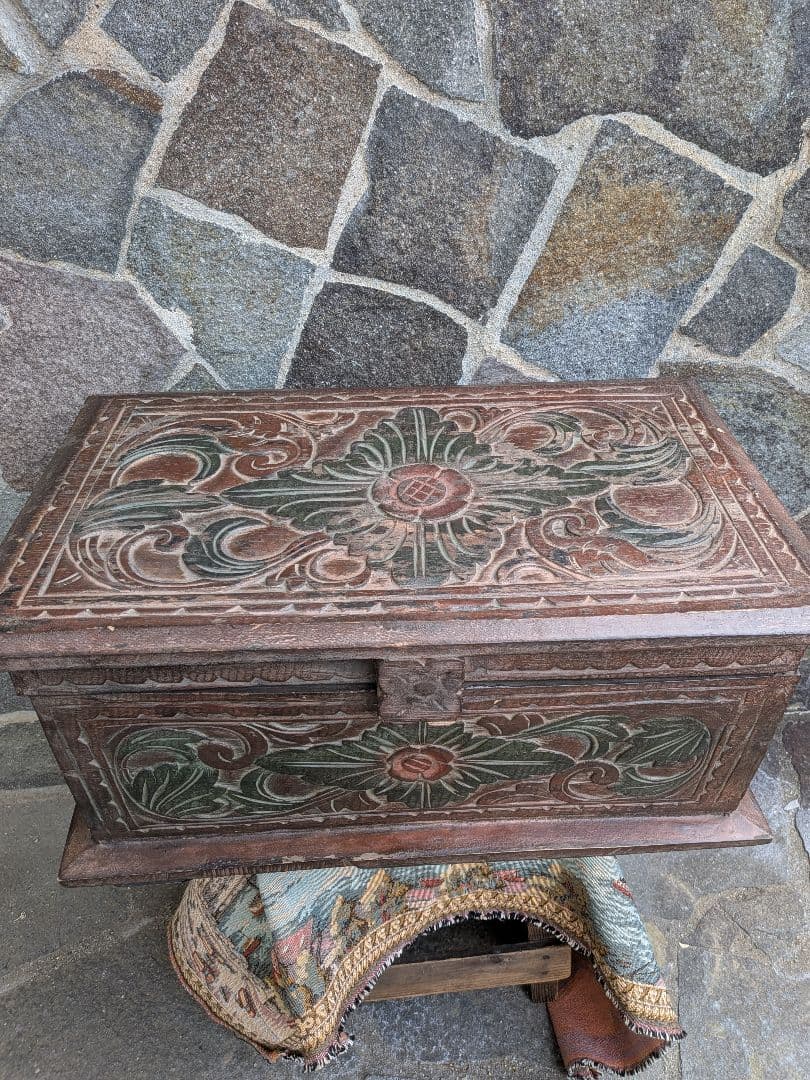 アンティーク 木彫り木製ボックス