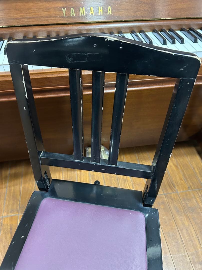 トムソン椅子　背もたれ付きピアノ椅子　メーカー不明