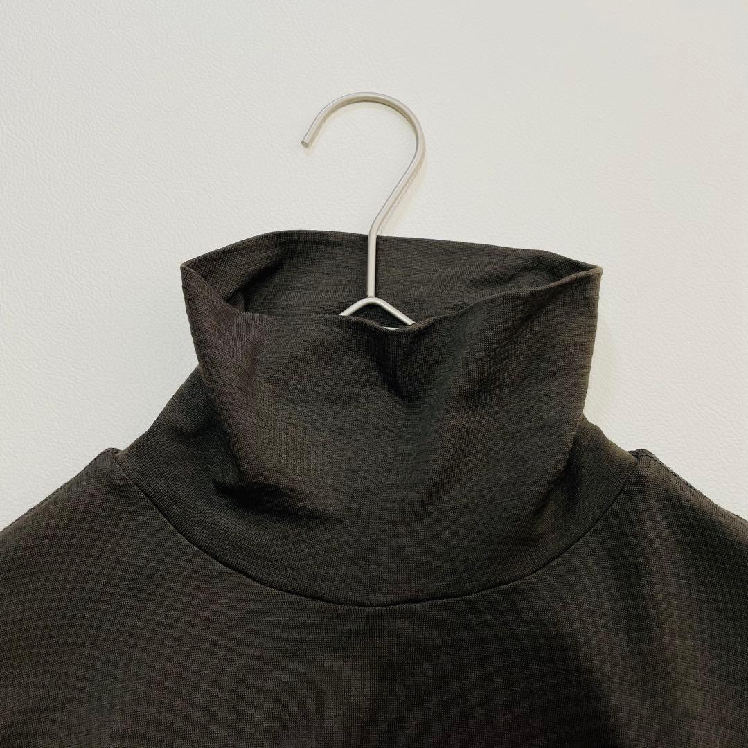 6415 ブリーフィング　タートルネック　薄手ニット　ウール　カーキ　2023年