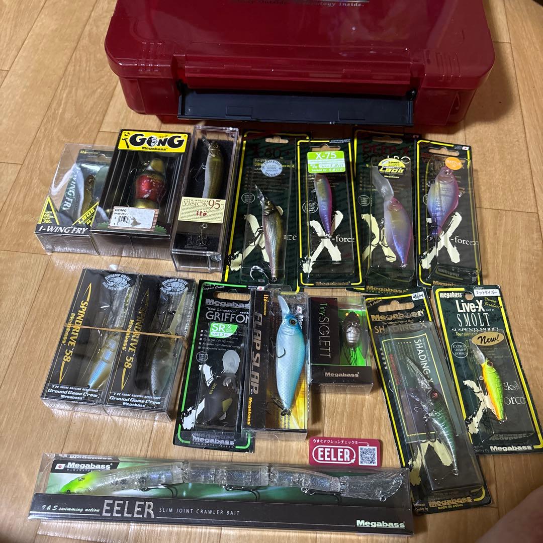 メガバスルアー15本セットレッドタックルボックス付き