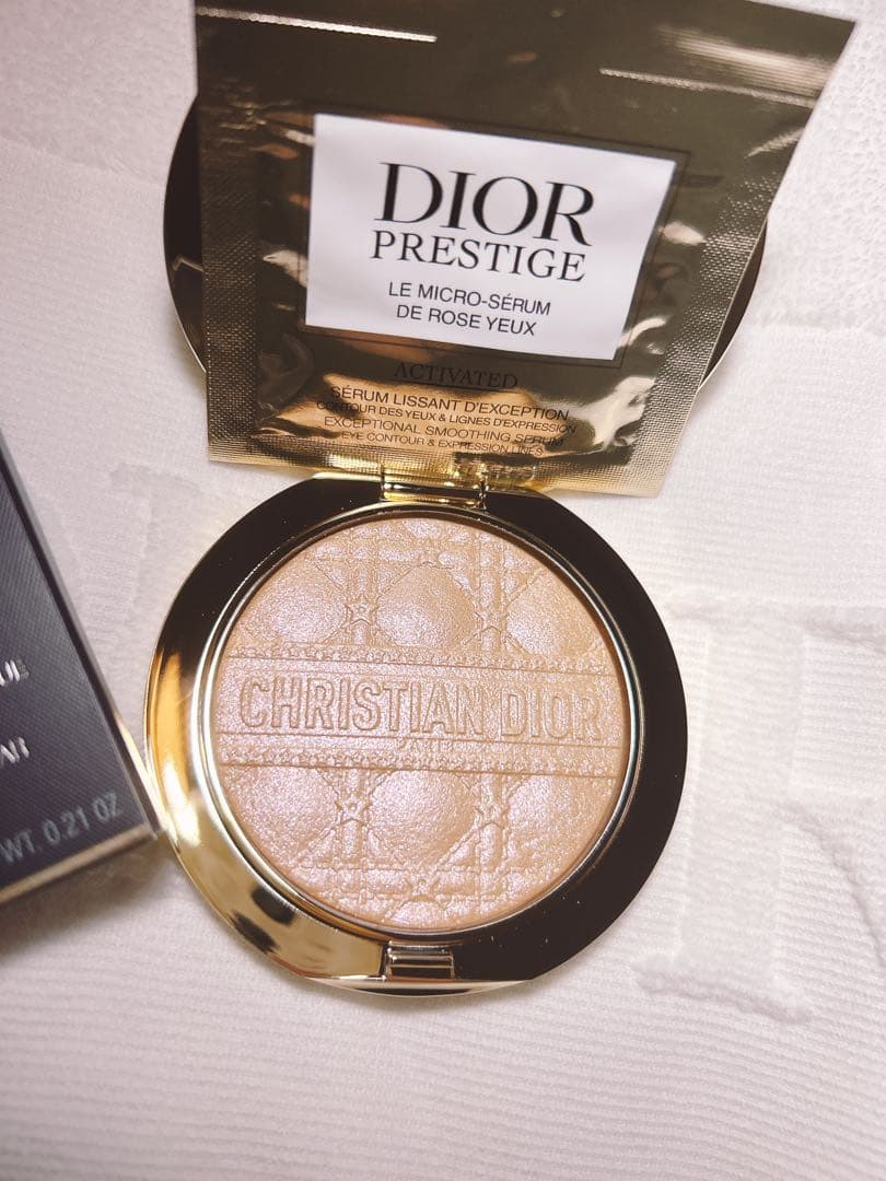 専用　Dior グロウ　イルミナイザー　001 2025クリスマスコフレ