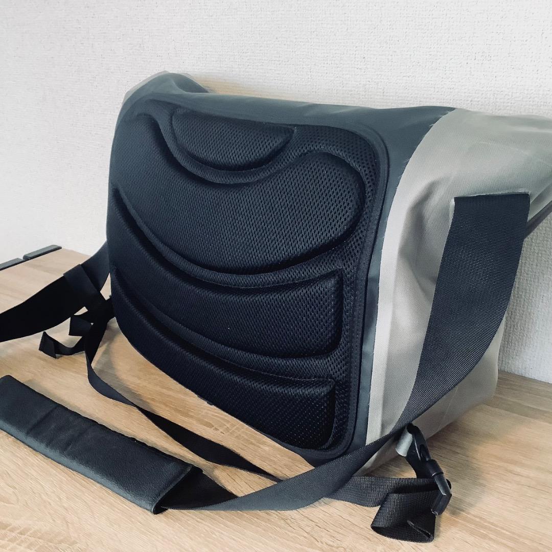 mont-bell　モンベル　メッセンジャー　バッグ　防水　ドライ　M　美品