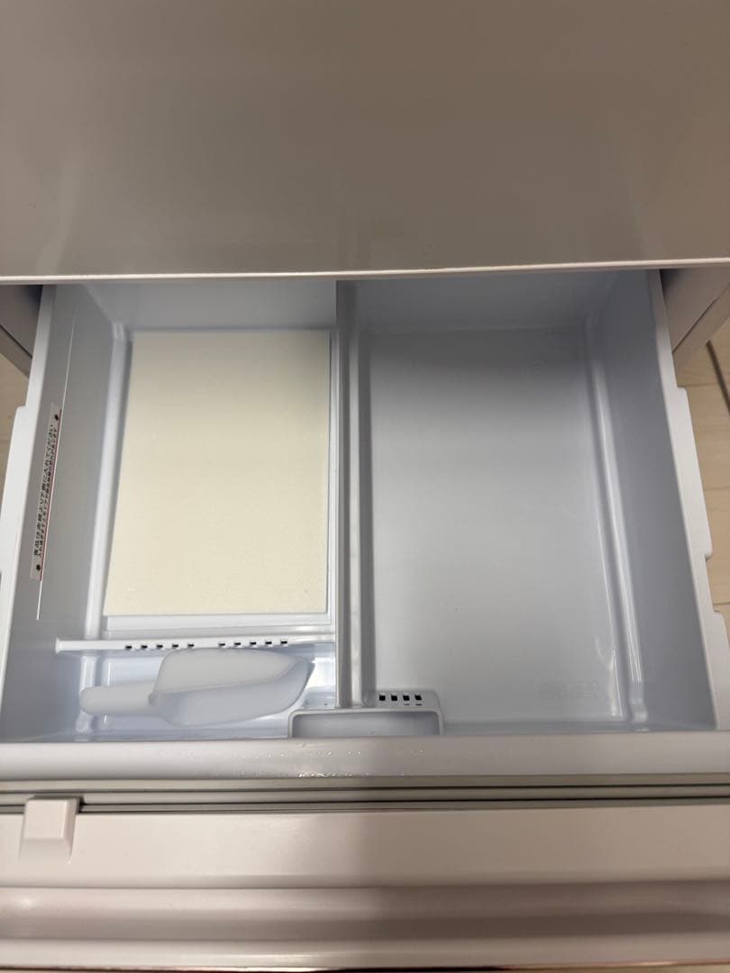 三菱ノンフロン冷凍冷蔵庫　272L MR-CX27E-W 2020年製