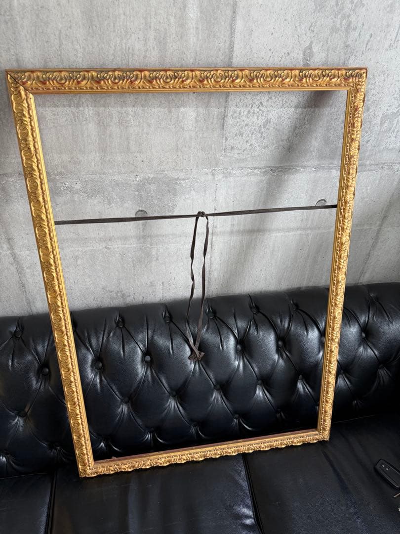 絵　ポスターアンティーク大きい額縁Ａ１ 金色装飾フレーム プラスチックガラス付き