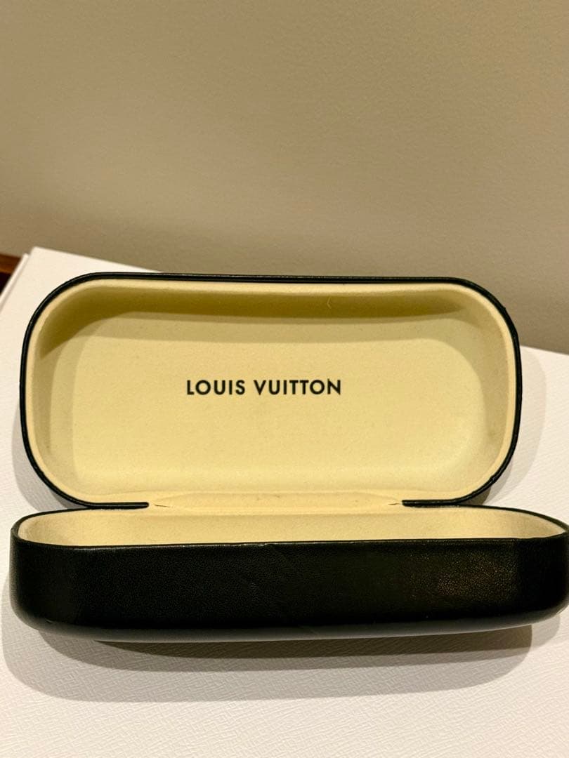 LOUIS VUITTON✴︎サングラス ケース付