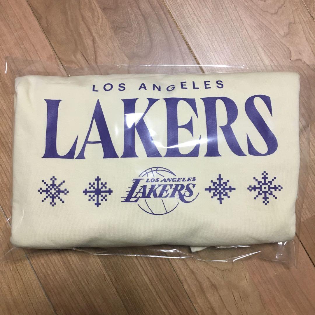 【新品】LAKERS ロゴ入りスウェットシャツ クリーム